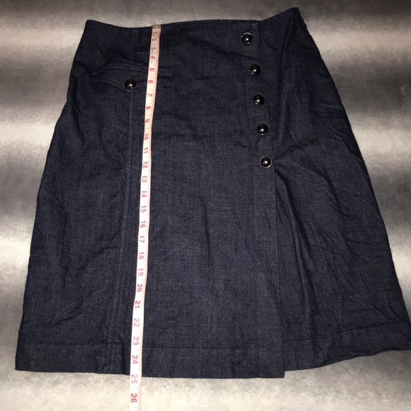 🚫SOLD🚫 Banana RepublicDenim Skirt w/Bulb Buttons - Picture 7 of 8